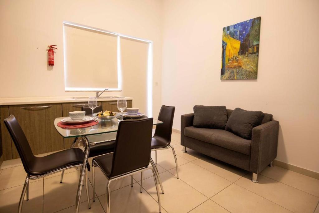 Metrostays Apartament סליאמה מראה חיצוני תמונה